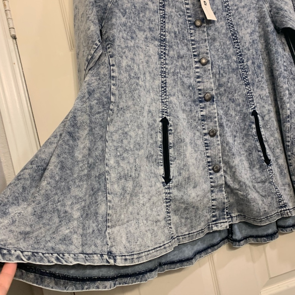 Denim Button-Up Jacket - Picture 6 of 6